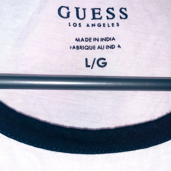 [SOLD❗️]GUESS. Black&White t-shirt 2FOR17$ - Picture 5 of 5
